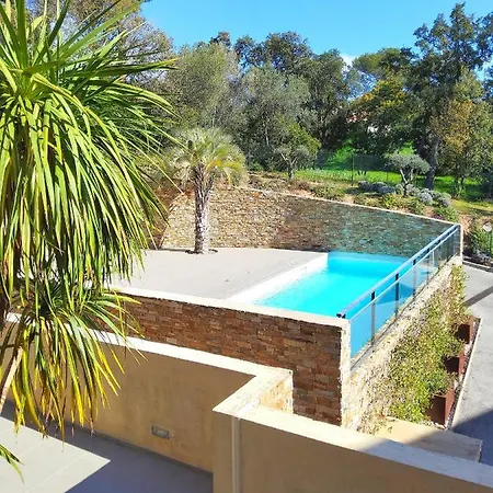 Quintessence Apartment *