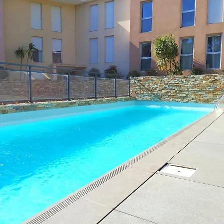 Quintessence Apartment *